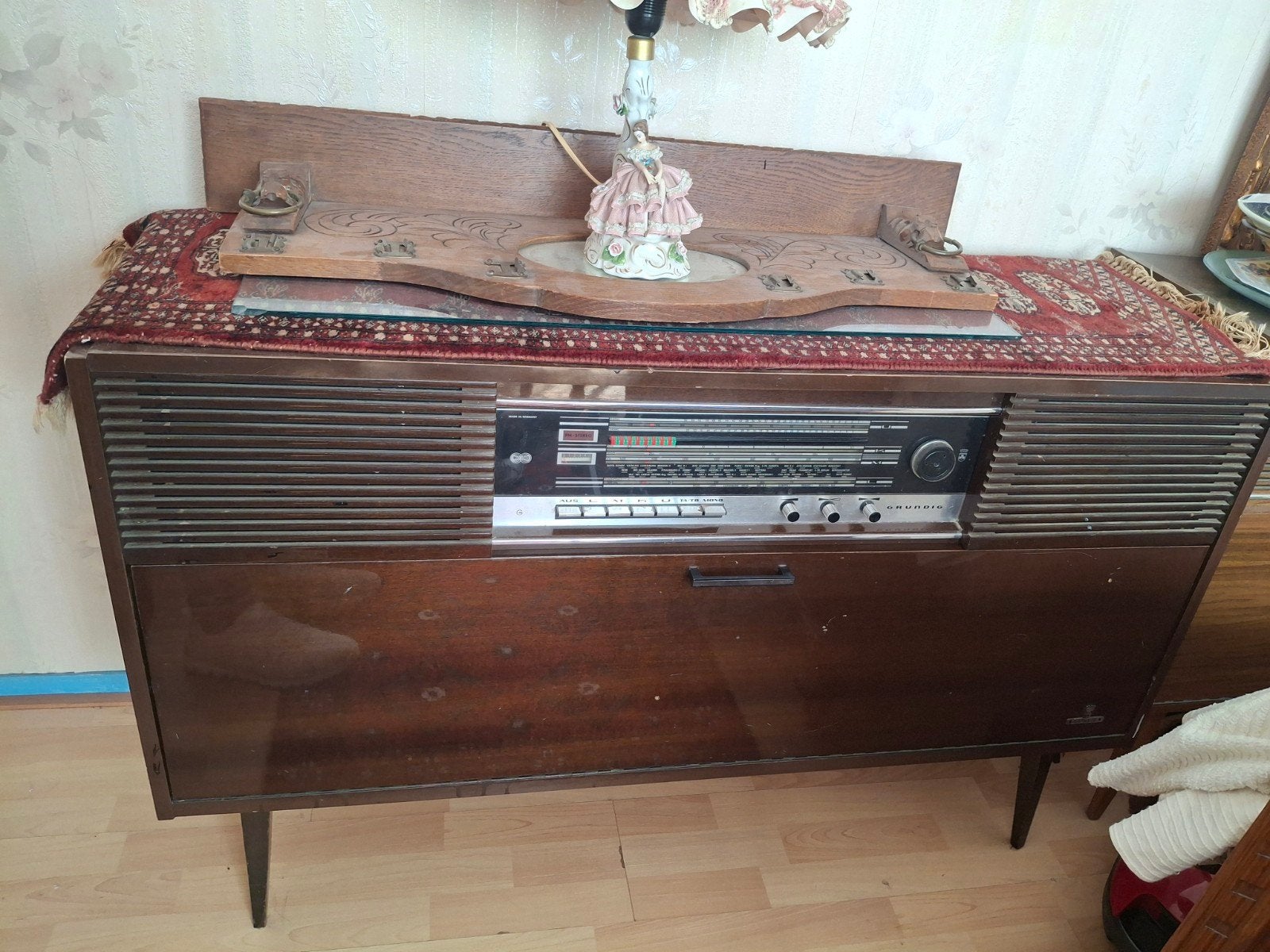 Grundig pickup kast met werkende radio, Ophalen