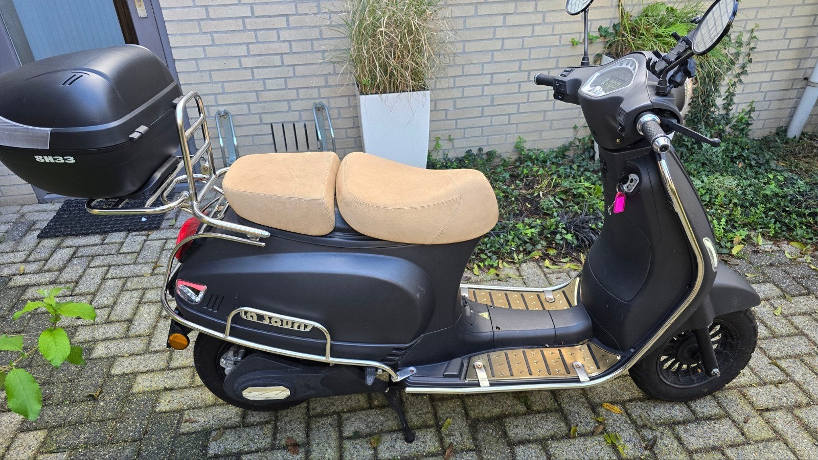 La Souris E scooter mat zwart met topkoffer, Fietsen en Brommers, Ophalen, Gebruikt, La Souris, Elektrisch
