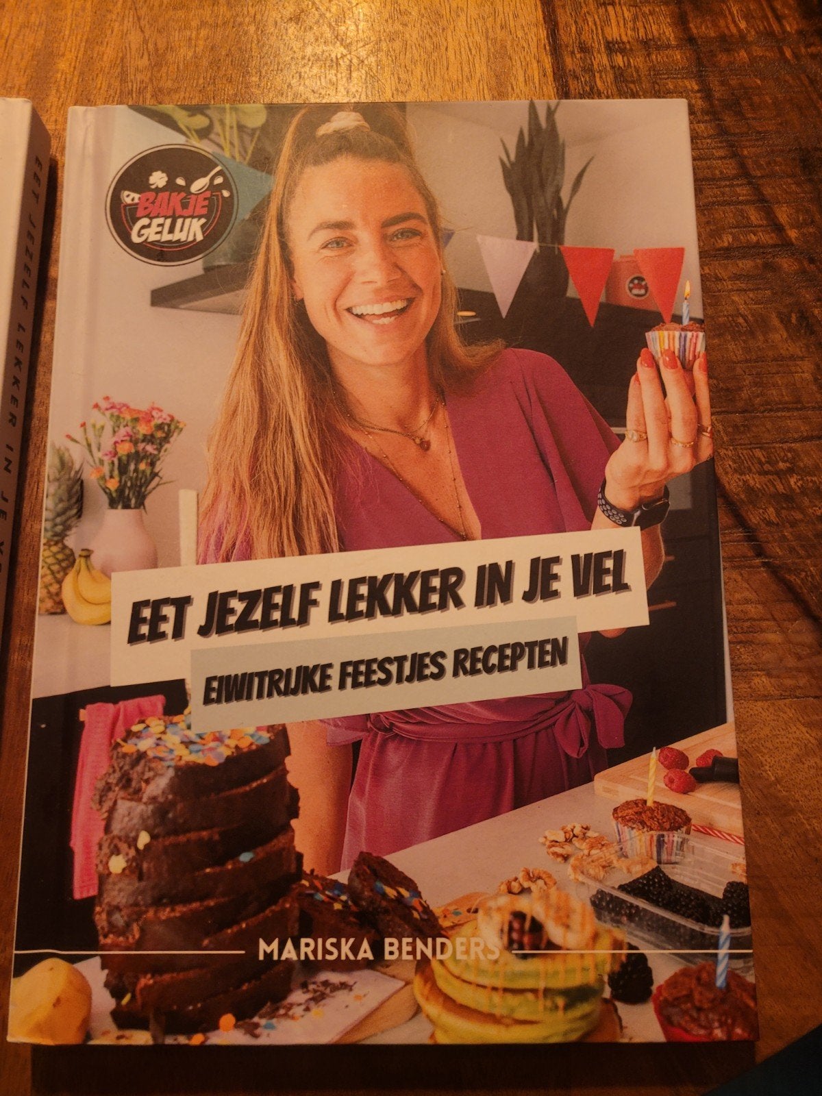 Eet Jezelf Lekker in Je Vel - Eiwitrijke Feestjes Recepten, Boeken, Ophalen of Verzenden, Zo goed als nieuw, Mariska Benders