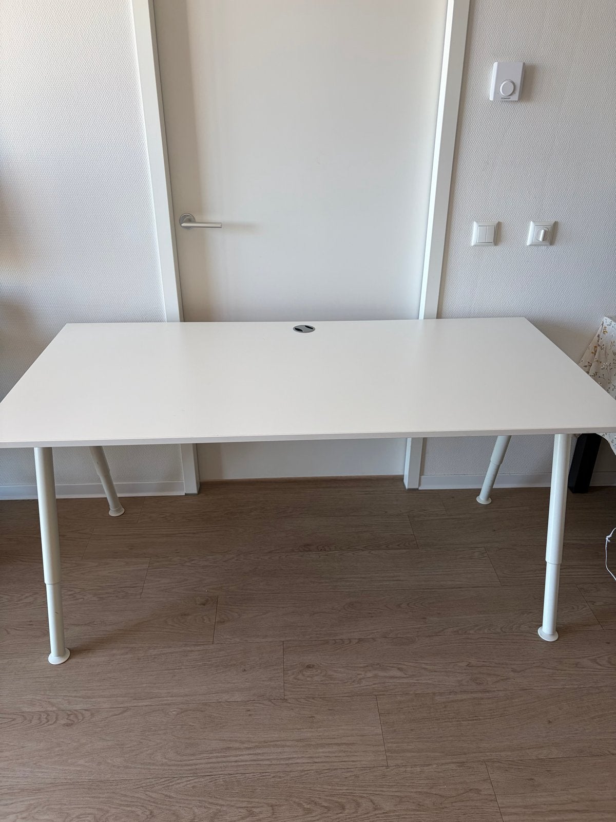 IKEA bureau 160x80 cm, Huis en Inrichting, Bureaus, Ophalen, In hoogte verstelbaar, Zo goed als nieuw, IKEA