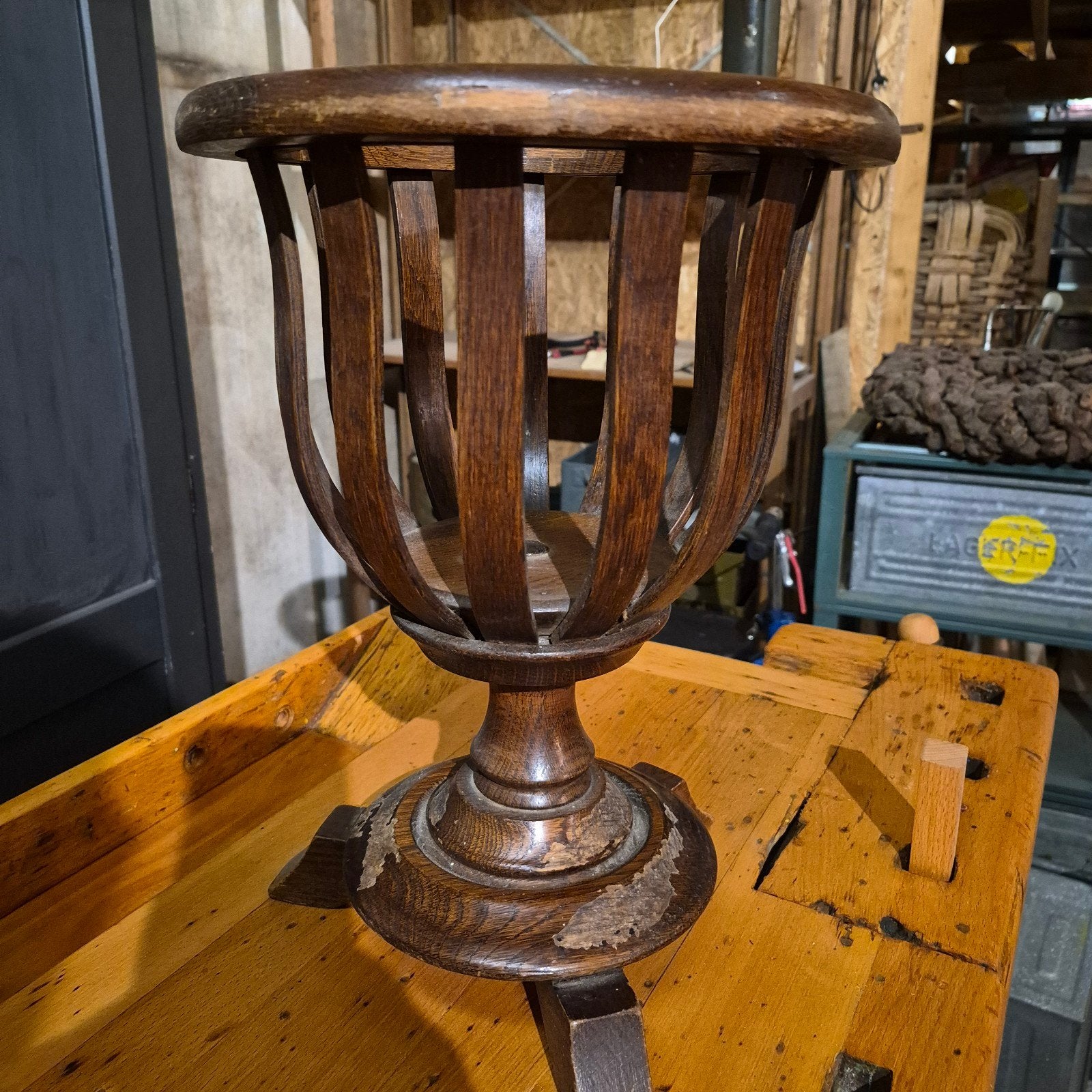 Mooie oude jardinière, Ophalen