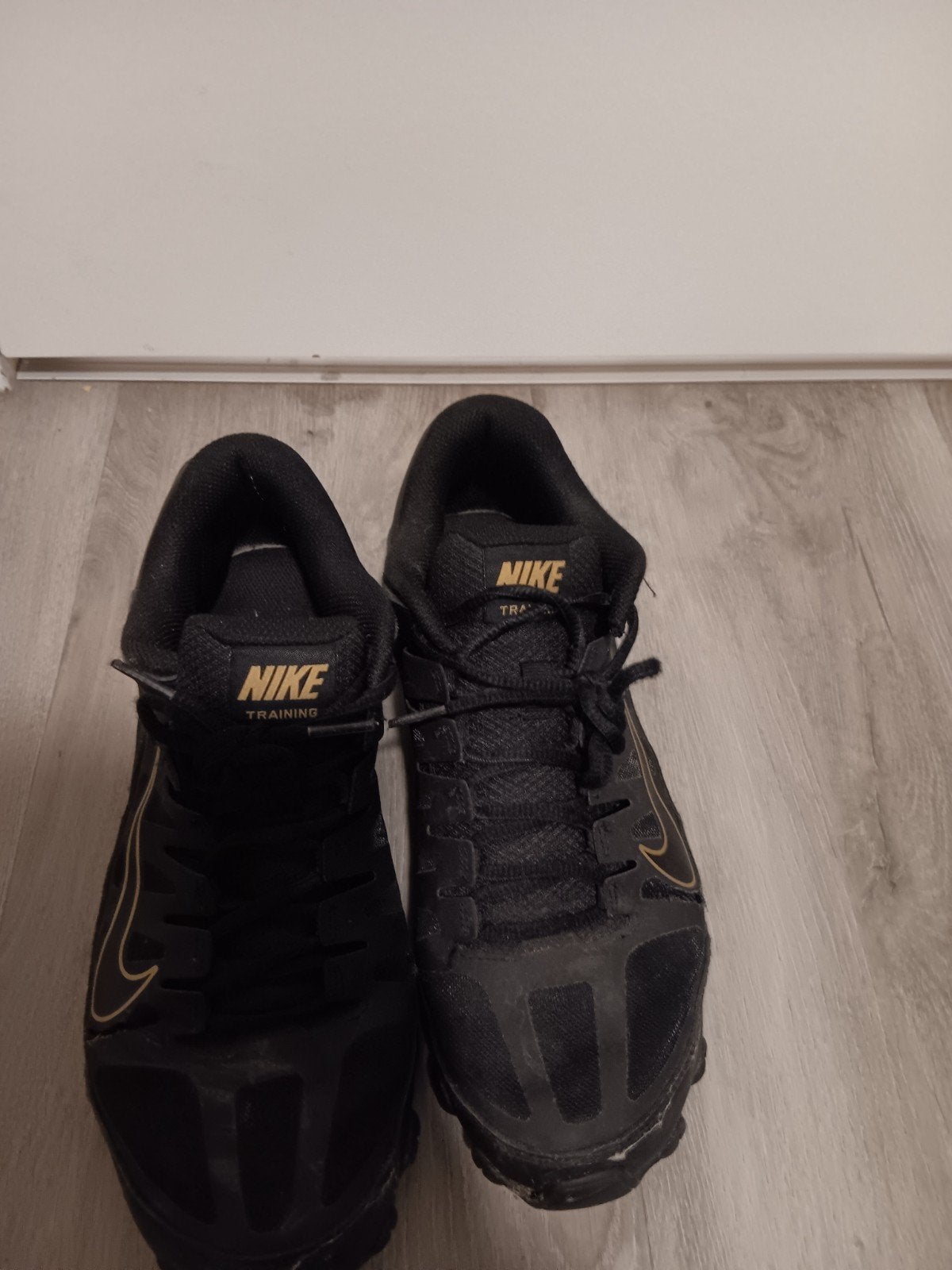 Nike sportschoenen zwart/goud, Ophalen, Zwart, Nike, Sneakers of Gympen