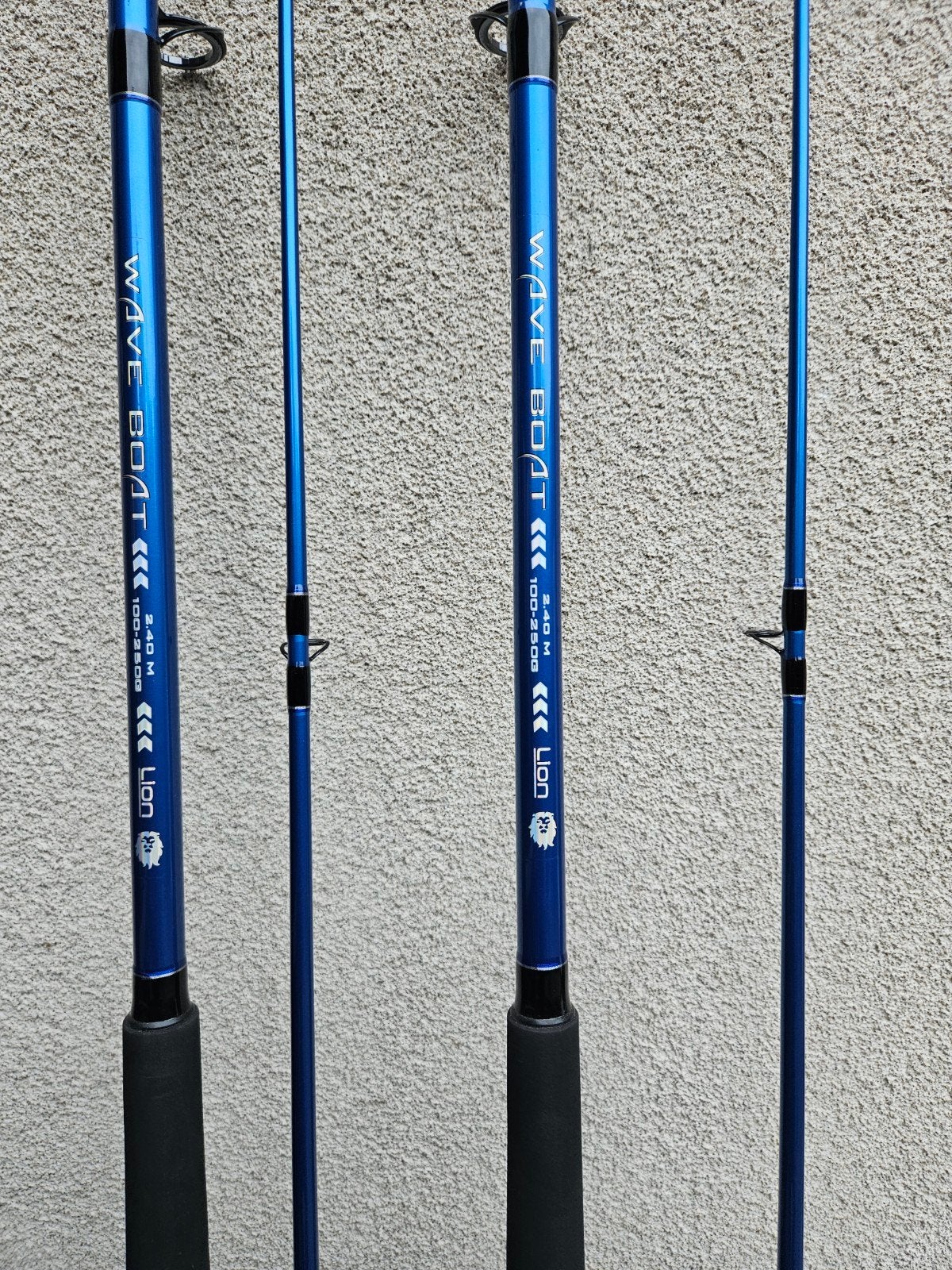 2x Wave Boat Lion 2,40m Zeehengel / Boothengel (100-250g), Ophalen, Nieuw