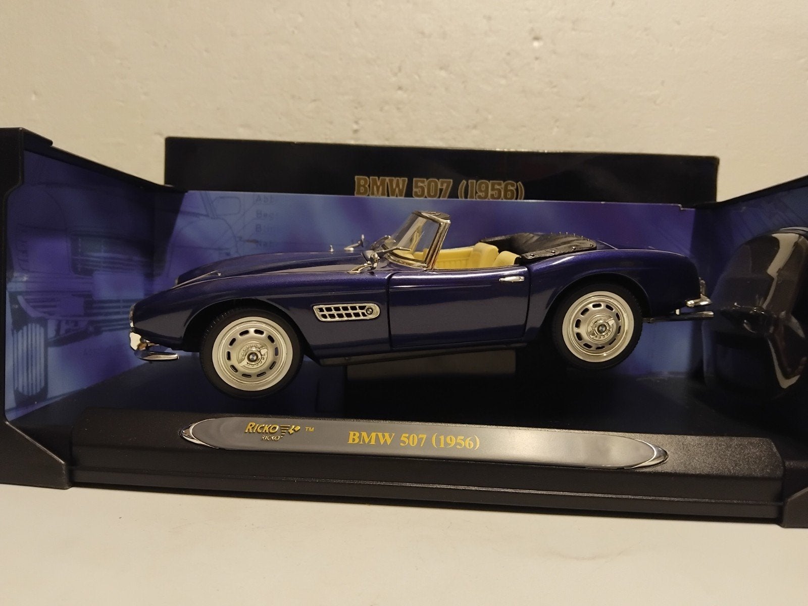 BMW 507 Softtop 1956 blauw Elvis car Ricko metal 1:18 KRD, Ophalen of Verzenden, Zo goed als nieuw, Auto, Overige merken