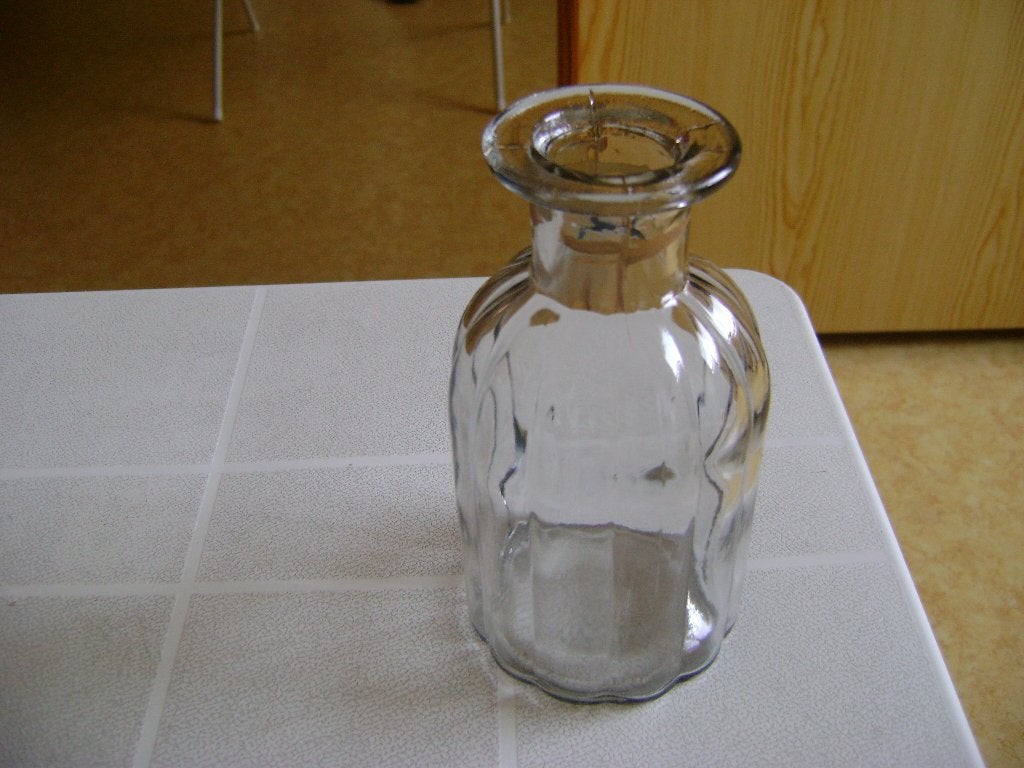galzen vaasje in fles model van dik bewerkt glas 10h, Overige kleuren, Met patroon/structuur, 10 cm, Ophalen of Verzenden