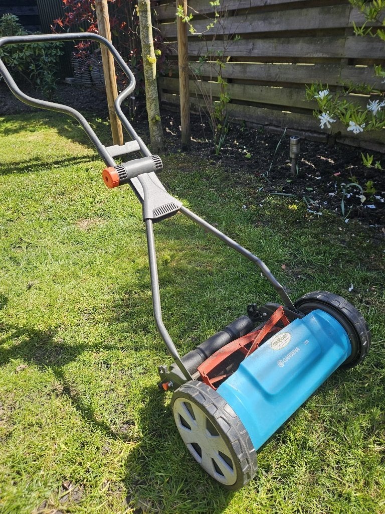 Gardena 330 handgrasmaaier / kooimaaier, Ophalen, Gebruikt, Handgrasmaaier, 30 t/m 39 cm