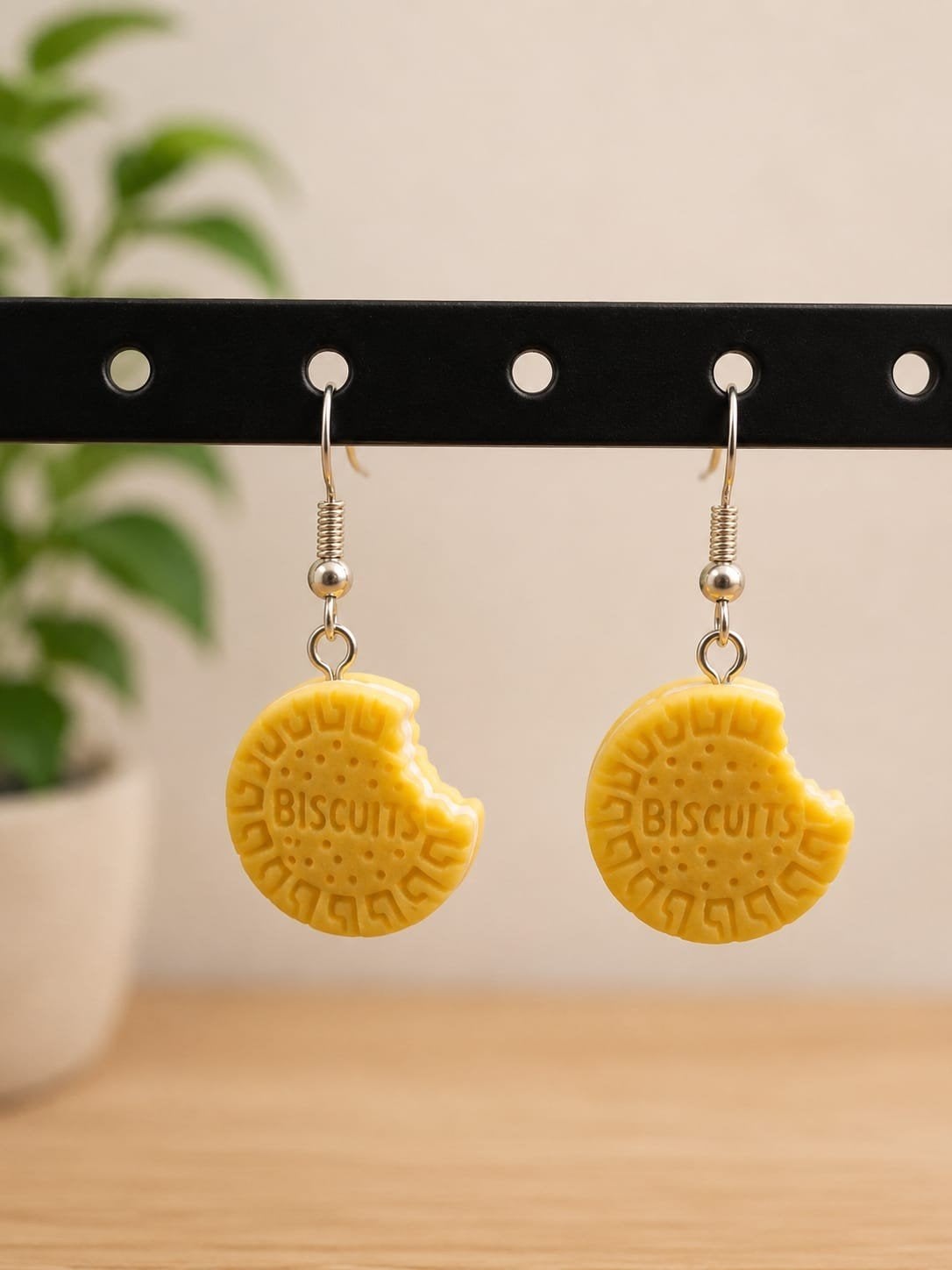 Leuke Oorbellen in Biscuit Vorm - Uniek en Speels, Sieraden, Tassen en Uiterlijk, Oorbellen, Overige materialen, Hangers, Geel