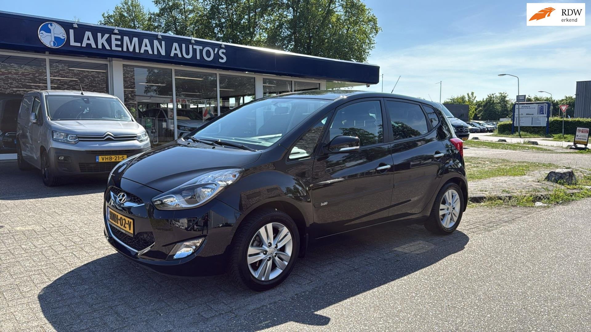Hyundai IX20 1.6i i-Vision Fifa World AUTOMAAT Blackline Huu, Euro 5, 1591 cc, 4 cilinders, Zwart