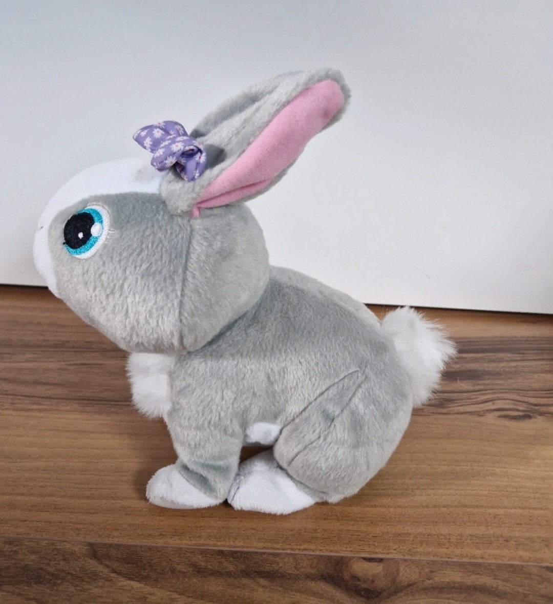Betsy interactief konijn - pluchen knuffel, Ophalen of Verzenden, Grijs, Interactief, Overige merken