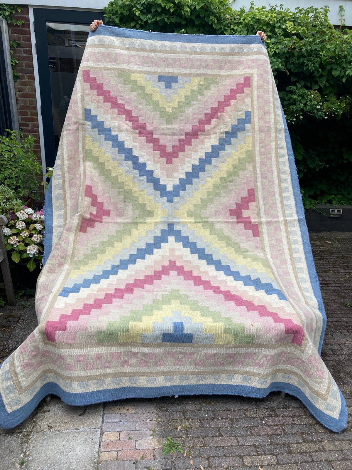 Groot wollen(?) kleed met geweven geometrische patronen, Ophalen, Gebruikt, 150 tot 200 cm, 200 cm of meer