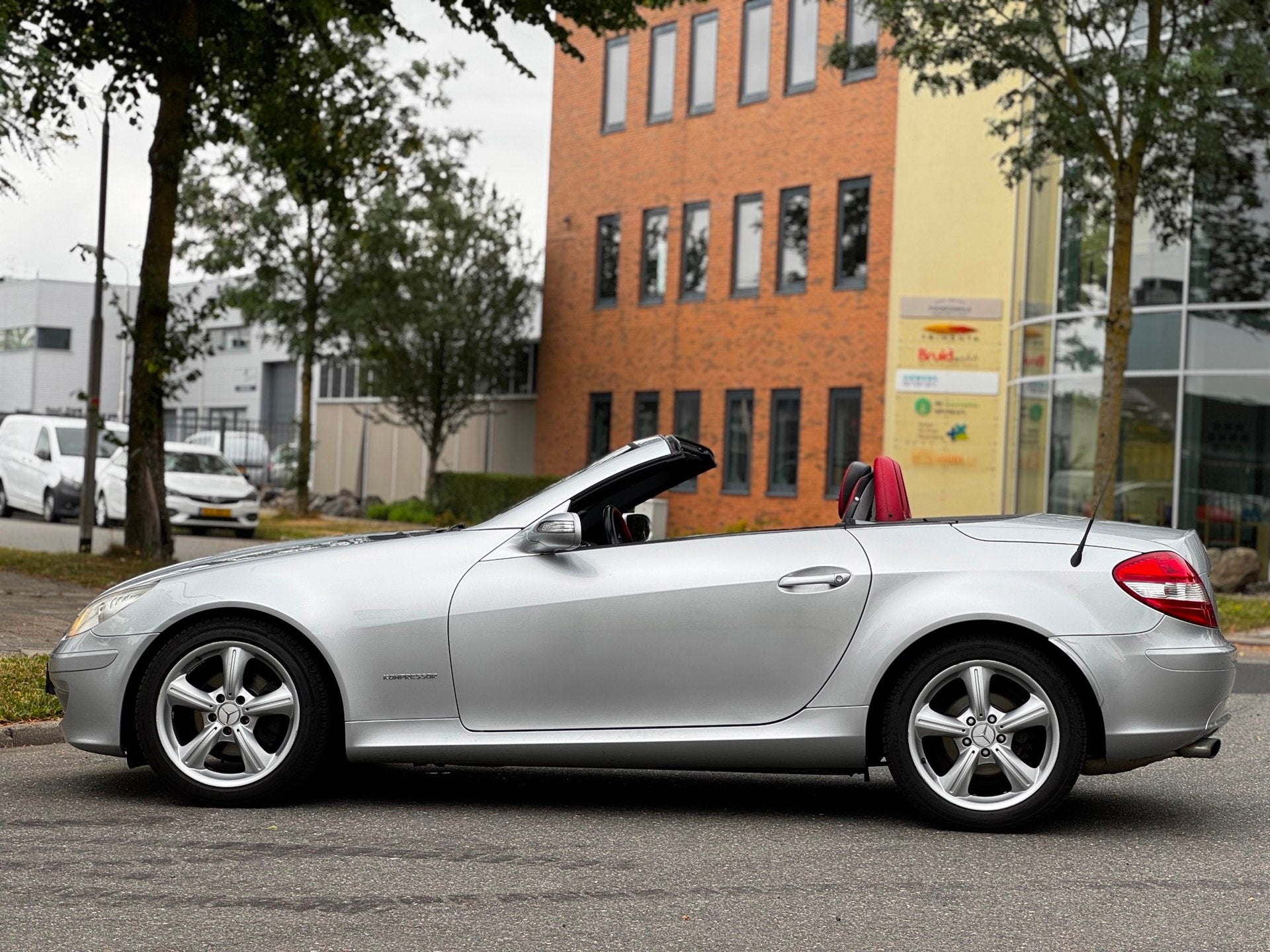 Mercedes-Benz SLK-klasse 200 K DESIGNO|YOUNGTIMER|AUT|LEDER|, Automaat, Achterwielaandrijving, Gebruikt, 4 cilinders