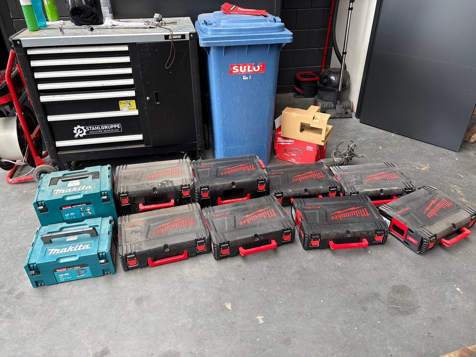 Lege gereedschapskoffers - Makita en Milwaukee, Ophalen of Verzenden, Gebruikt, Gereedschapsopslag, Makita