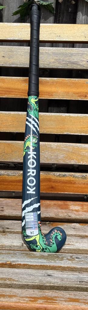 Korok FH100 Dino Hockeystick Maat 24 - Ideaal voor beginners, Ophalen of Verzenden, Zo goed als nieuw, Stick