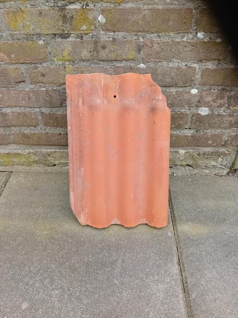 Friese golf dakpannen., Doe-het-zelf en Verbouw, Ophalen, Gebruikt, Steen of Klei, Minder dan 5 m²