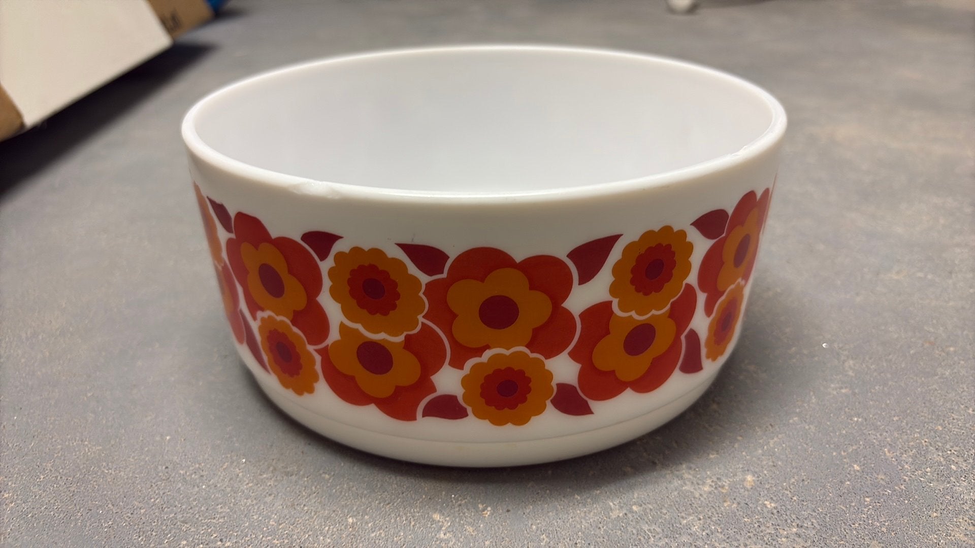 Seventies vintage schaal, Ophalen