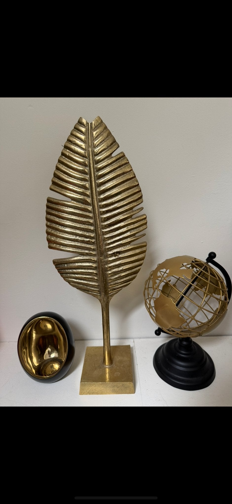 Decoratieve set: Gouden veer, zwart gouden ei en aardbol, Huis en Inrichting, Woonaccessoires | Overige, Ophalen of Verzenden