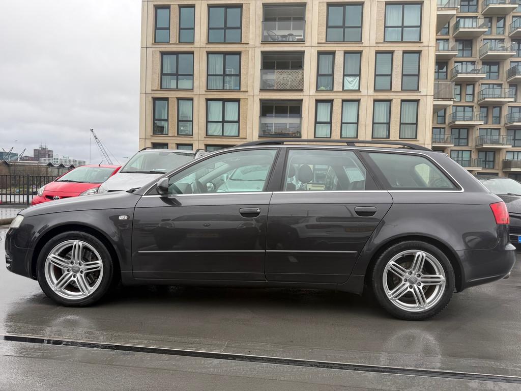 Audi A4 Avant 1.8 Turbo Advance Automaat Rijdt en Schakelt P, Auto's, Audi, Gebruikt, Zwart, 4 cilinders, 163 pk