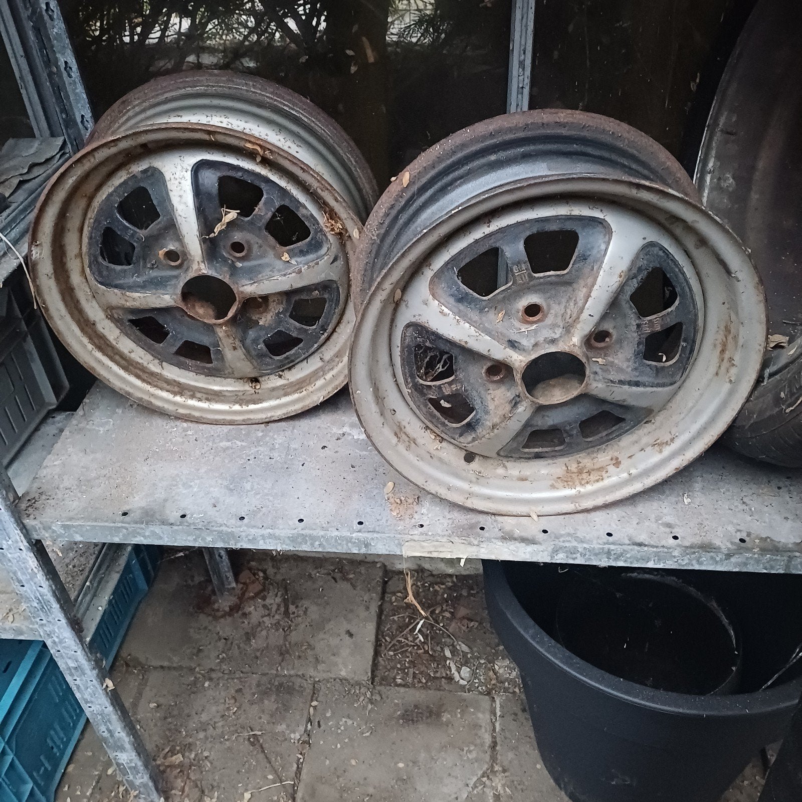 Twee Opel Manta SR velgen 13 inch, Ophalen