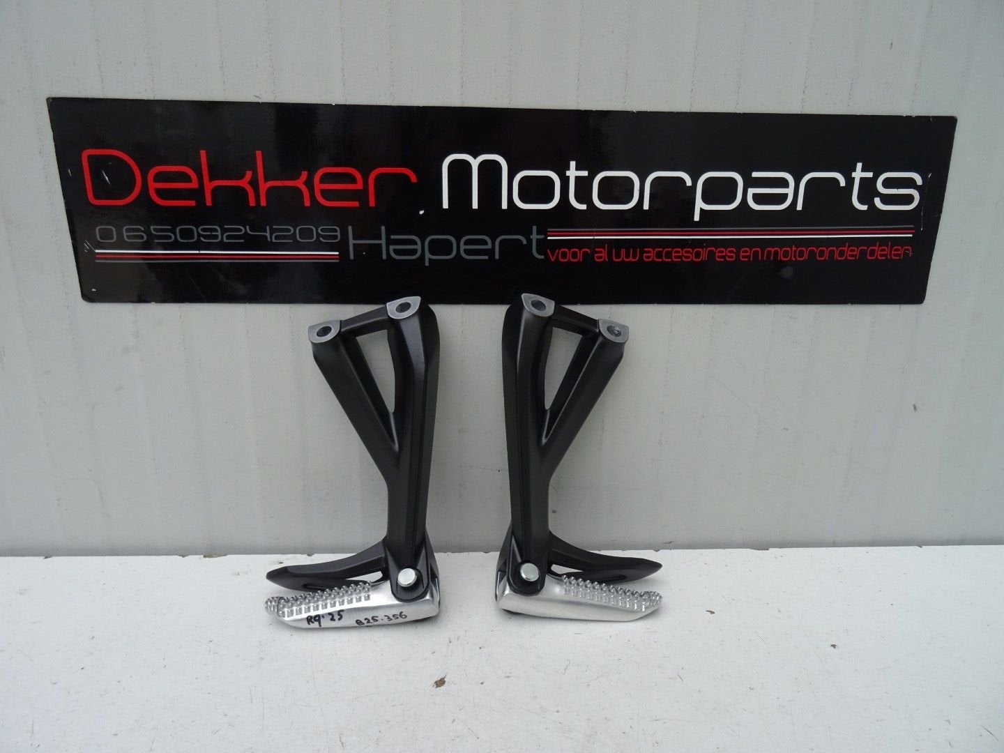 Set Duo Voetsteunen / Steps Yamaha YZF R9 2025-2026-2027, Motoren, -, -, Nieuw, Ophalen of Verzenden
