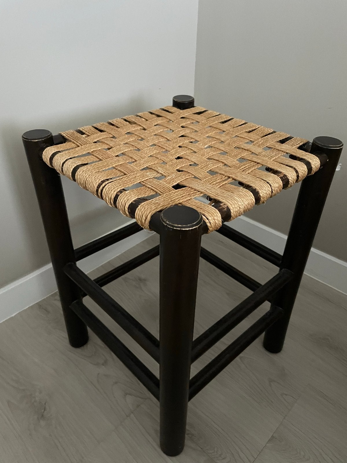 Vinted Houten krukken met gevlochten zitting, Ophalen, Gebruikt, Hout