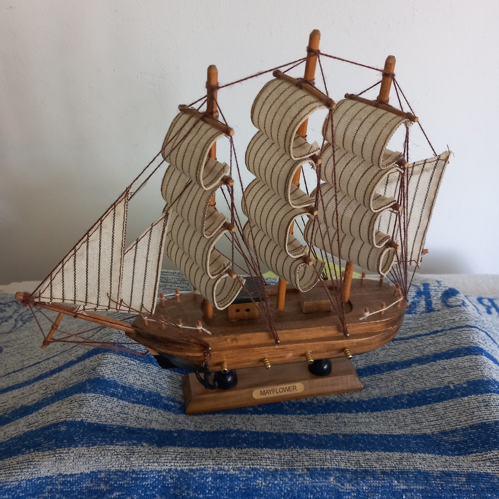 Modelschip klein model . Mayflower., Ophalen