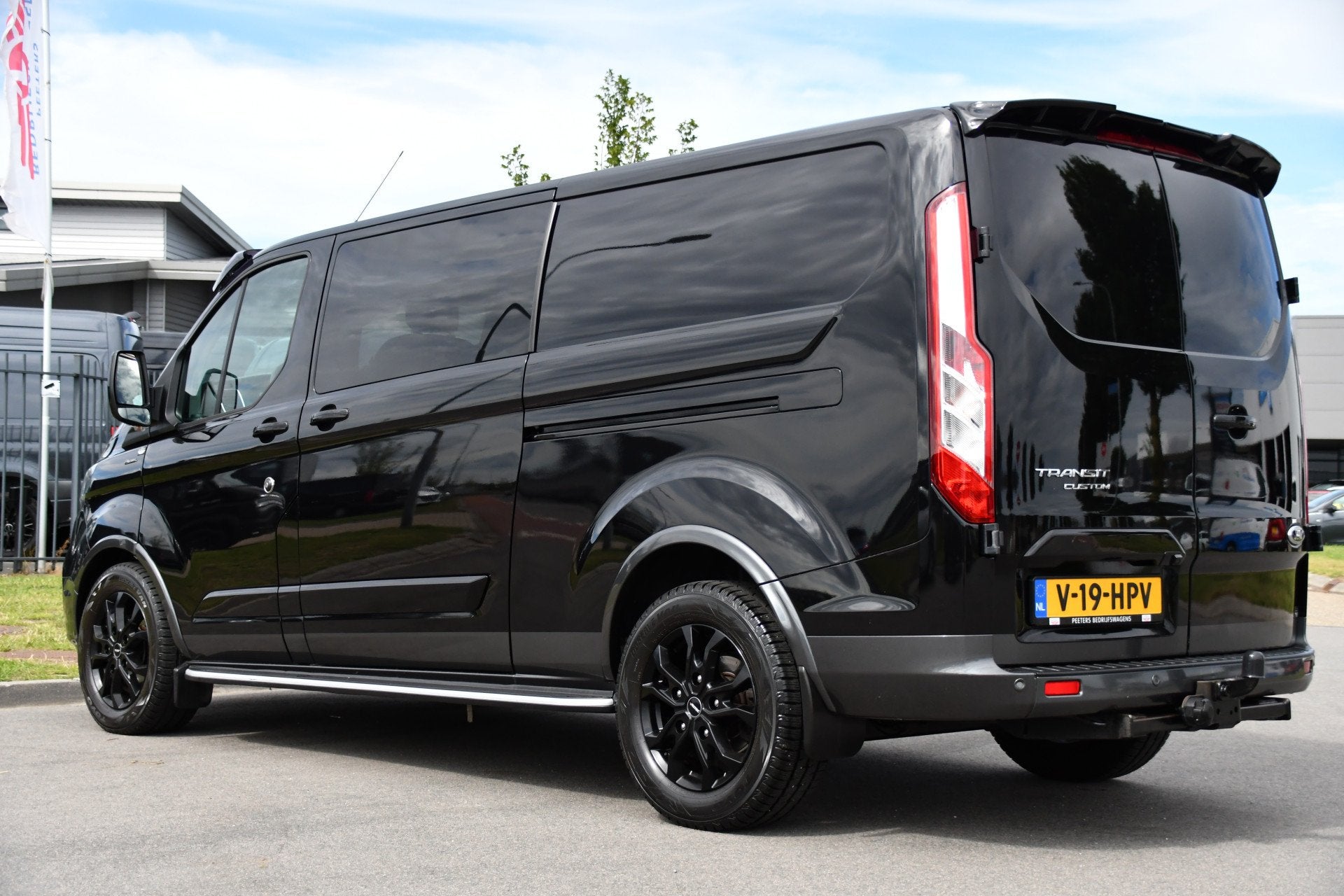 Ford Transit Custom 320 2.0 TDCI L2H1 Active DC Black Editio, Auto's, 15 km/l, Euro 6, 4 cilinders, Zwart