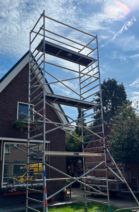 Gebruikte aluminium rolsteiger met werkhoogte van 8,35 meter, Doe-het-zelf en Verbouw, Steigers, Ophalen, Zo goed als nieuw, Rolsteiger of Kamersteiger