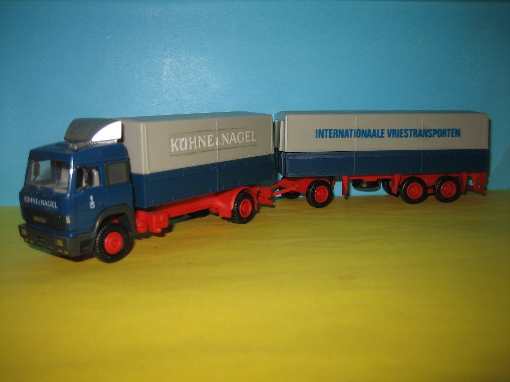 (ML) Kuhne & Nagel  IVECO  combi  merkloos / Kibri ??, Ophalen of Verzenden, Zo goed als nieuw, Bus of Vrachtwagen, Overige merken