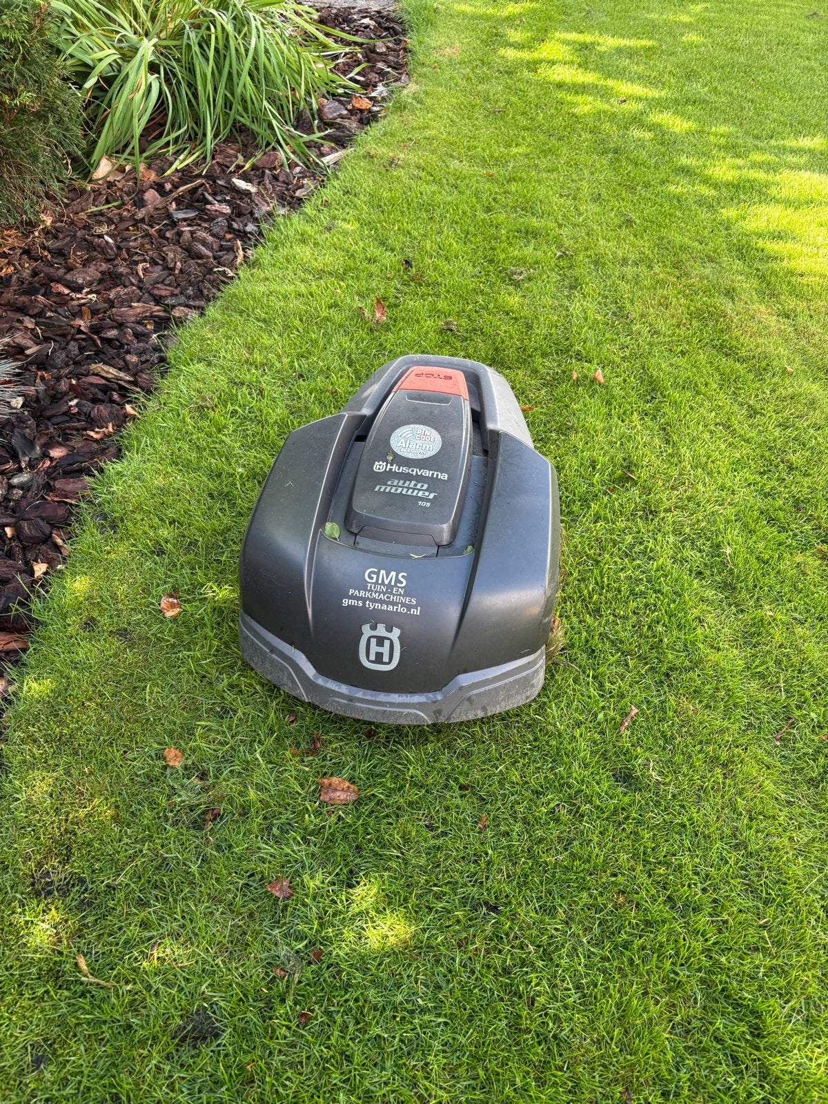 Husqvarna Robotmaaier type 105 Automower, Ophalen, Gebruikt, Meer dan 25 cm, Bestuurbaar via app