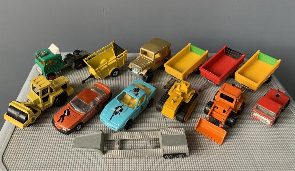 MAJORETTE 12 auto's 1:100 | 1:87 | 1:60 | 1:57 | 1:53 |1:50, Ophalen of Verzenden, Gebruikt, Auto
