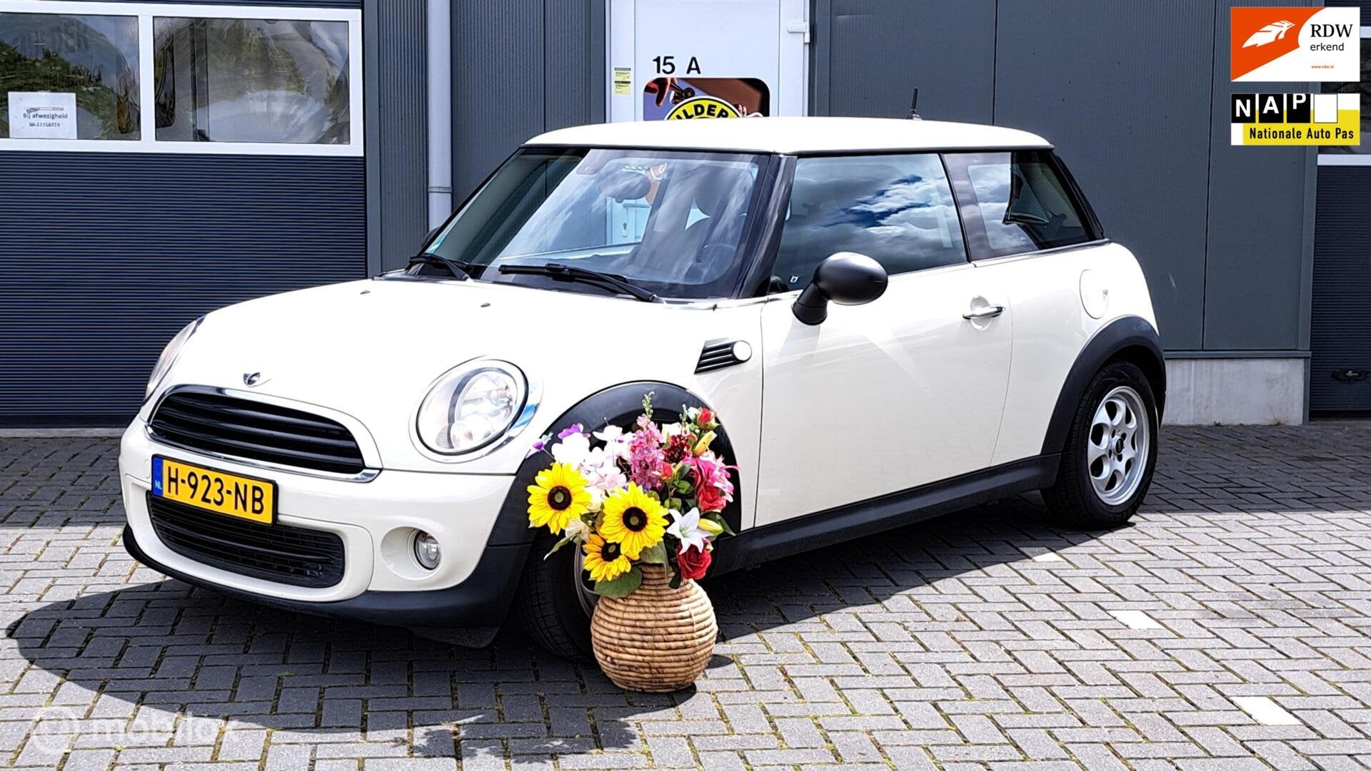 Mini Mini 1.6 One MINIMALIST Pepper, Voorwielaandrijving, Electronic Stability Program (ESP), Gebruikt, Euro 6