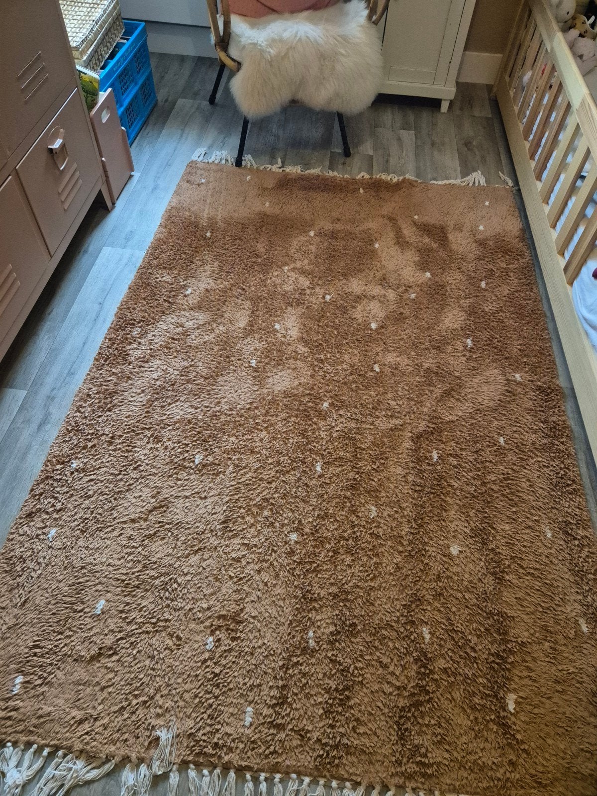 Little Dutch vloerkleed bruin met witte stippen, Huis en Inrichting, Stoffering | Tapijten en Kleden, Ophalen, Gebruikt, 100 tot 150 cm