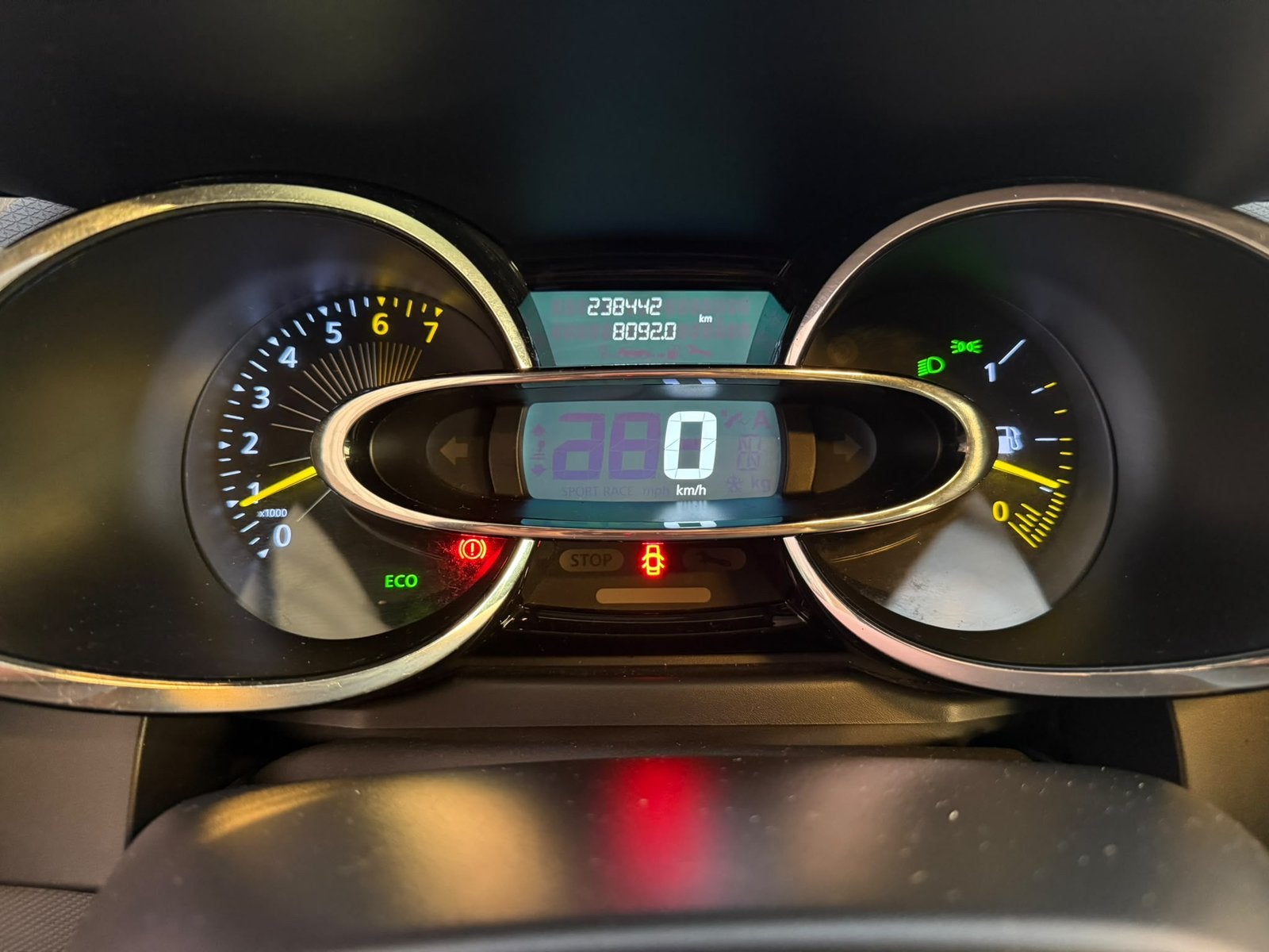 Foto 11 van Renault Clio 0.9 TCE 66KW 5-DRS 2013 Wit