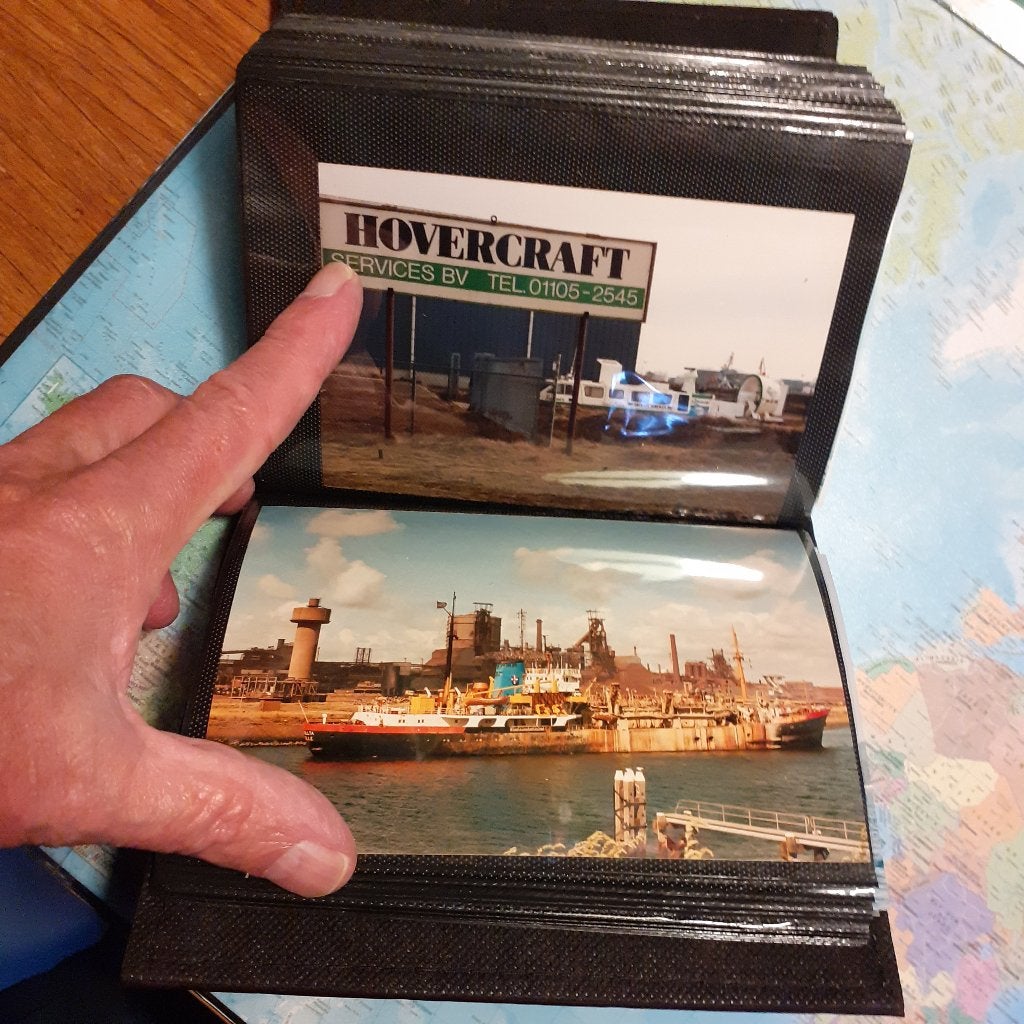 Beschrijving 93 SCHEEPS FOTO'S van jaren 80/90, Verzenden, Zo goed als nieuw, Motorboot, Kaart, Foto of Prent