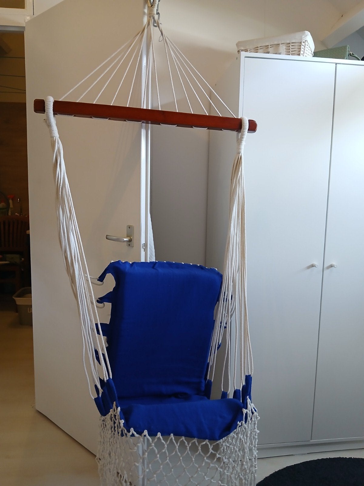 Comfortabele hangstoel met blauw kussen, Hout, Gebruikt, Blauw, Bohemian