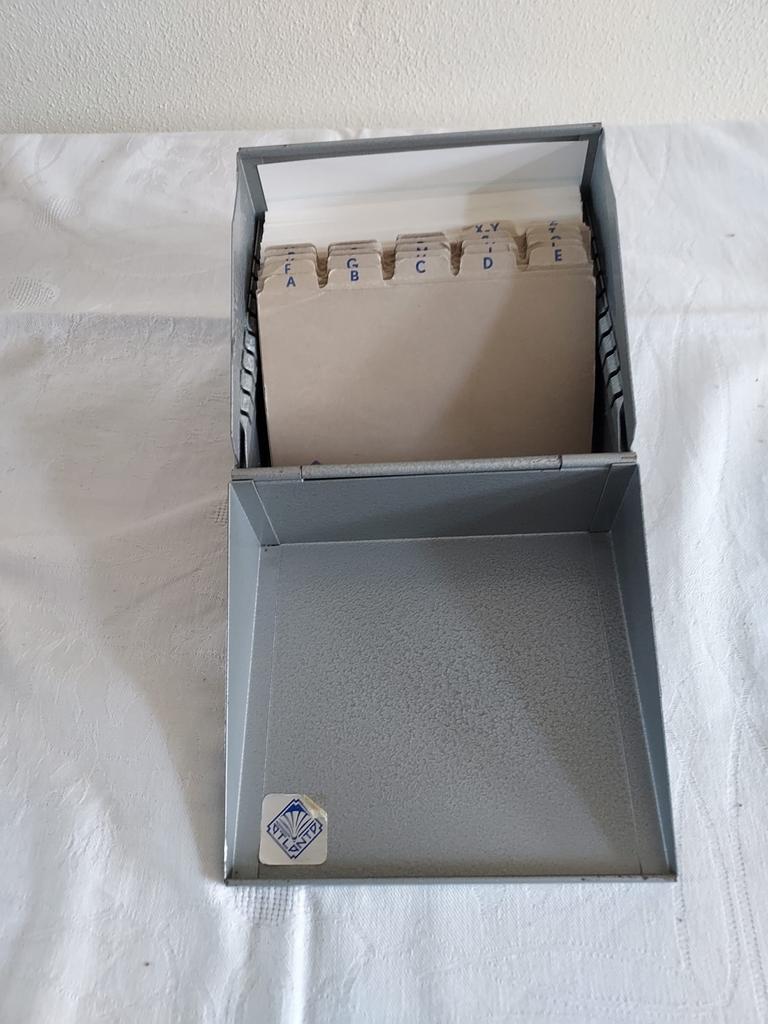 Vintage metalen kaartenbak met indexkaarten, Ophalen, Gebruikt