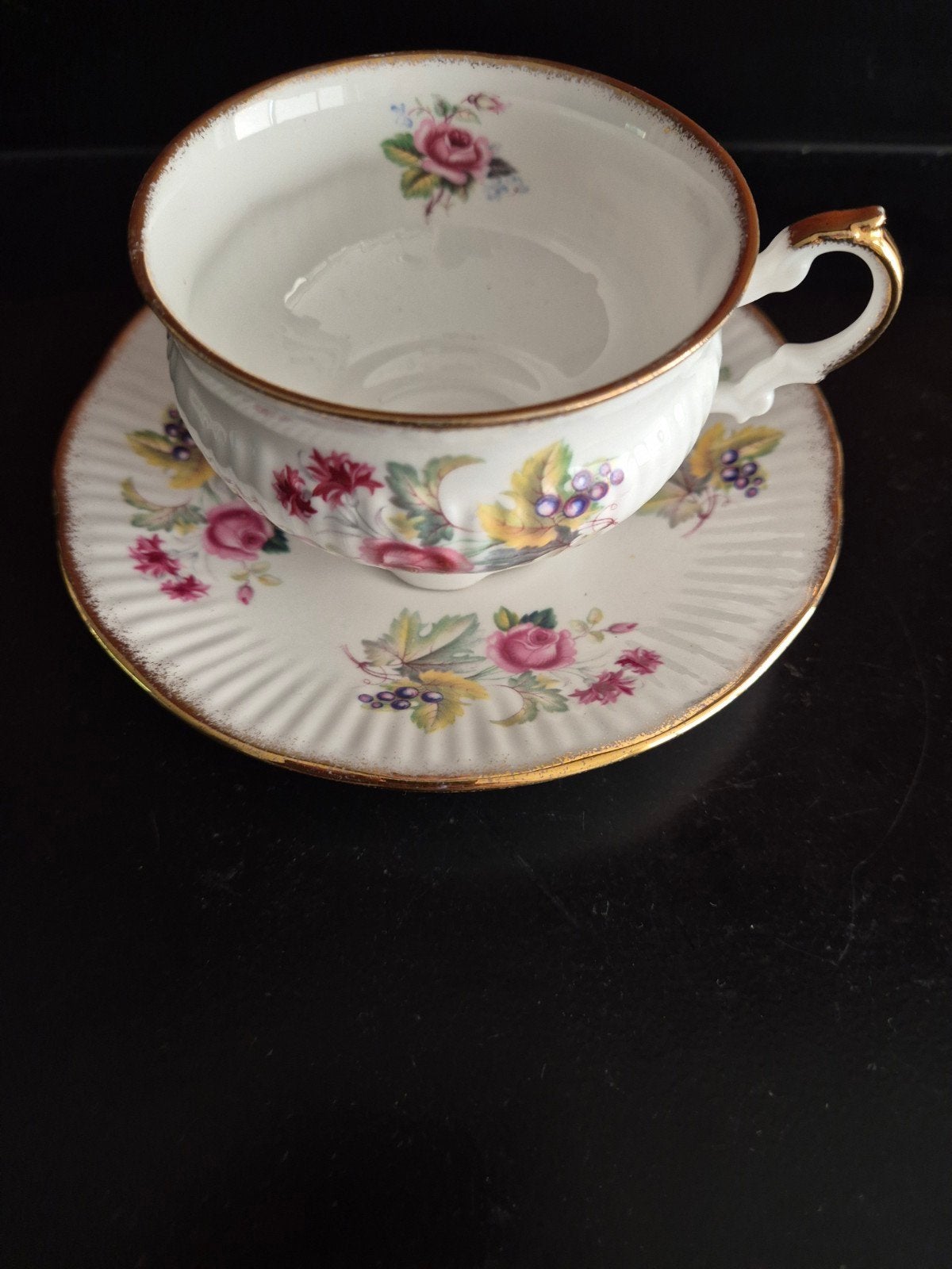 Clare bone china made in Engeland, Ophalen of Verzenden, Zo goed als nieuw, Porselein, Kop en/of schotel
