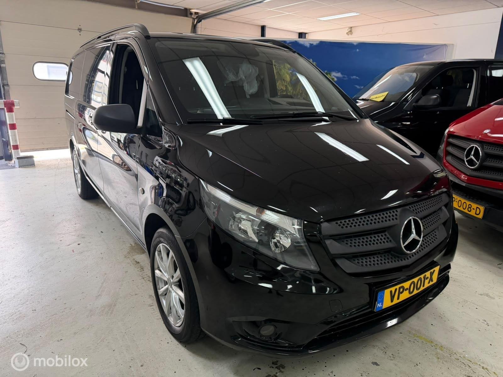 Mercedes Vito 109 CDI Functional Lang Airco Navi, Auto's, Euro 5, Gebruikt, 4 cilinders, Zwart