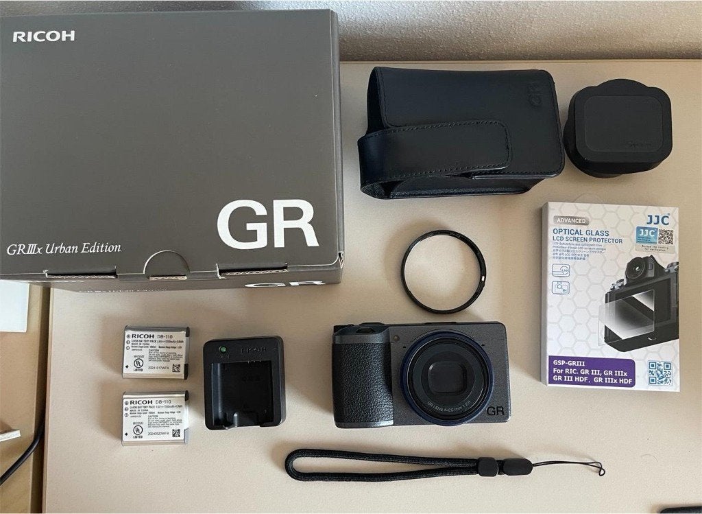 Ricoh GR IIIx Urban Edition met accessoires, Ophalen of Verzenden, Zo goed als nieuw, Compactcamera, Overige Merken