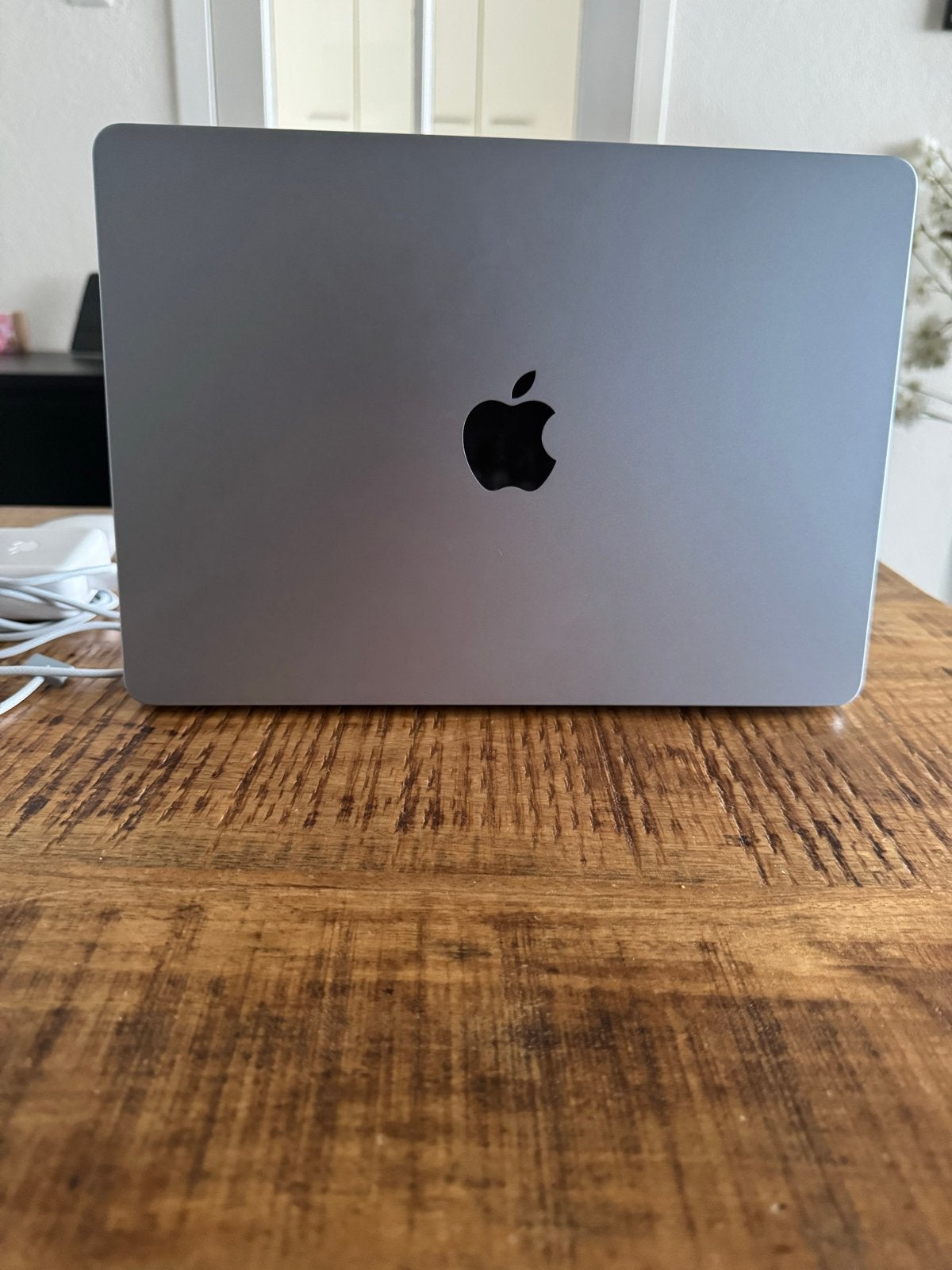 Foto 2 van MacBook Air 13” M5 16GB/512GB + muis + tas zo goed als nieuw