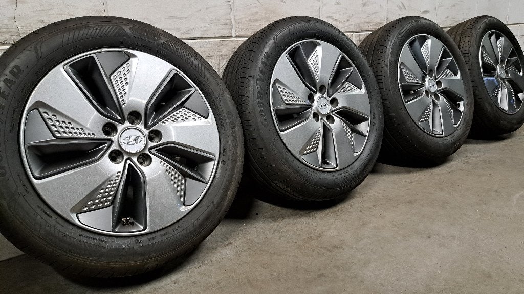 Bi-color velgen Hyundai Kona Ioniq Kia Niro Soul 215/55/17, Auto-onderdelen, Banden en Velgen, Banden en Velgen, Zomerbanden, 17 inch