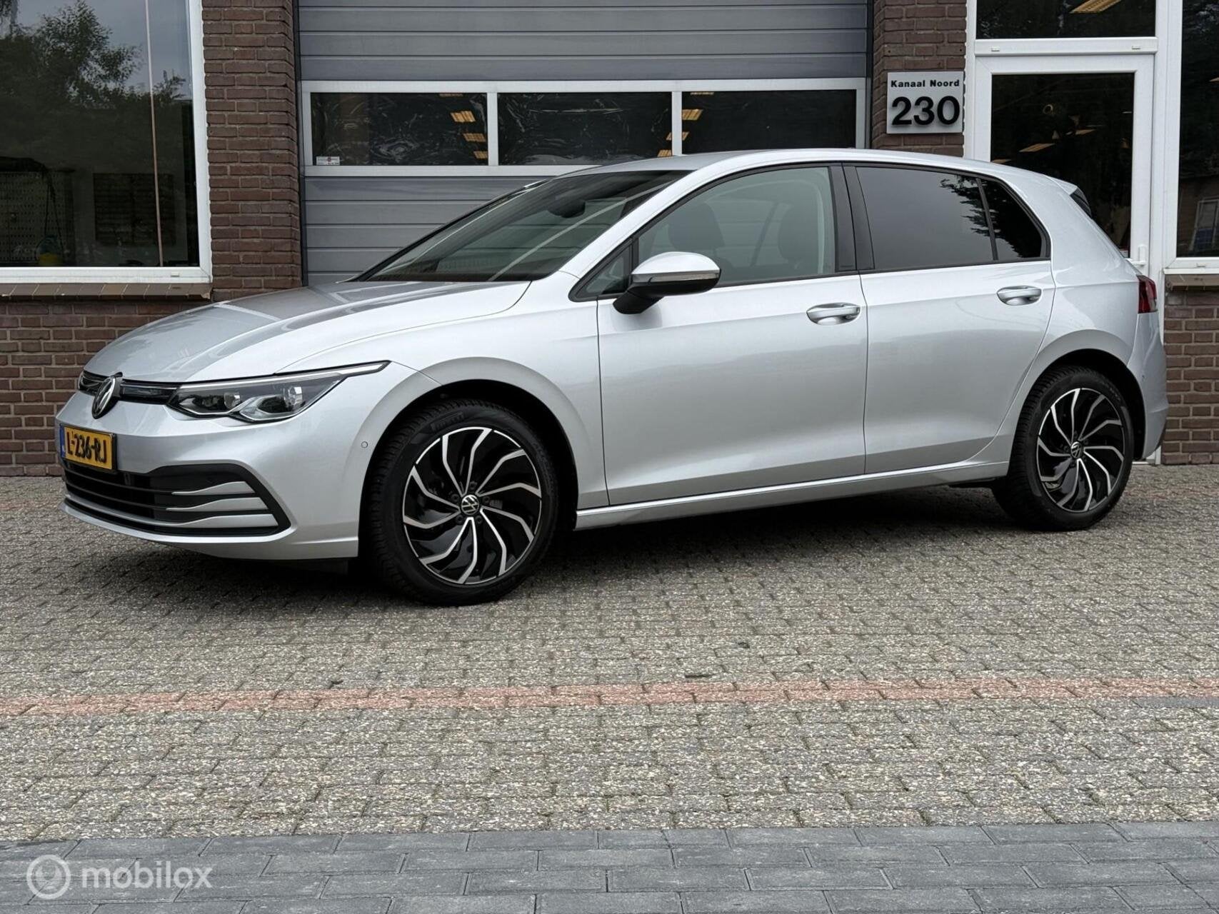 Volkswagen Golf 1.0 TSI NAVI/SFEER/CRUISE/STOEL.VW, Auto's, Voorwielaandrijving, Gebruikt, Euro 6, Origineel Nederlands