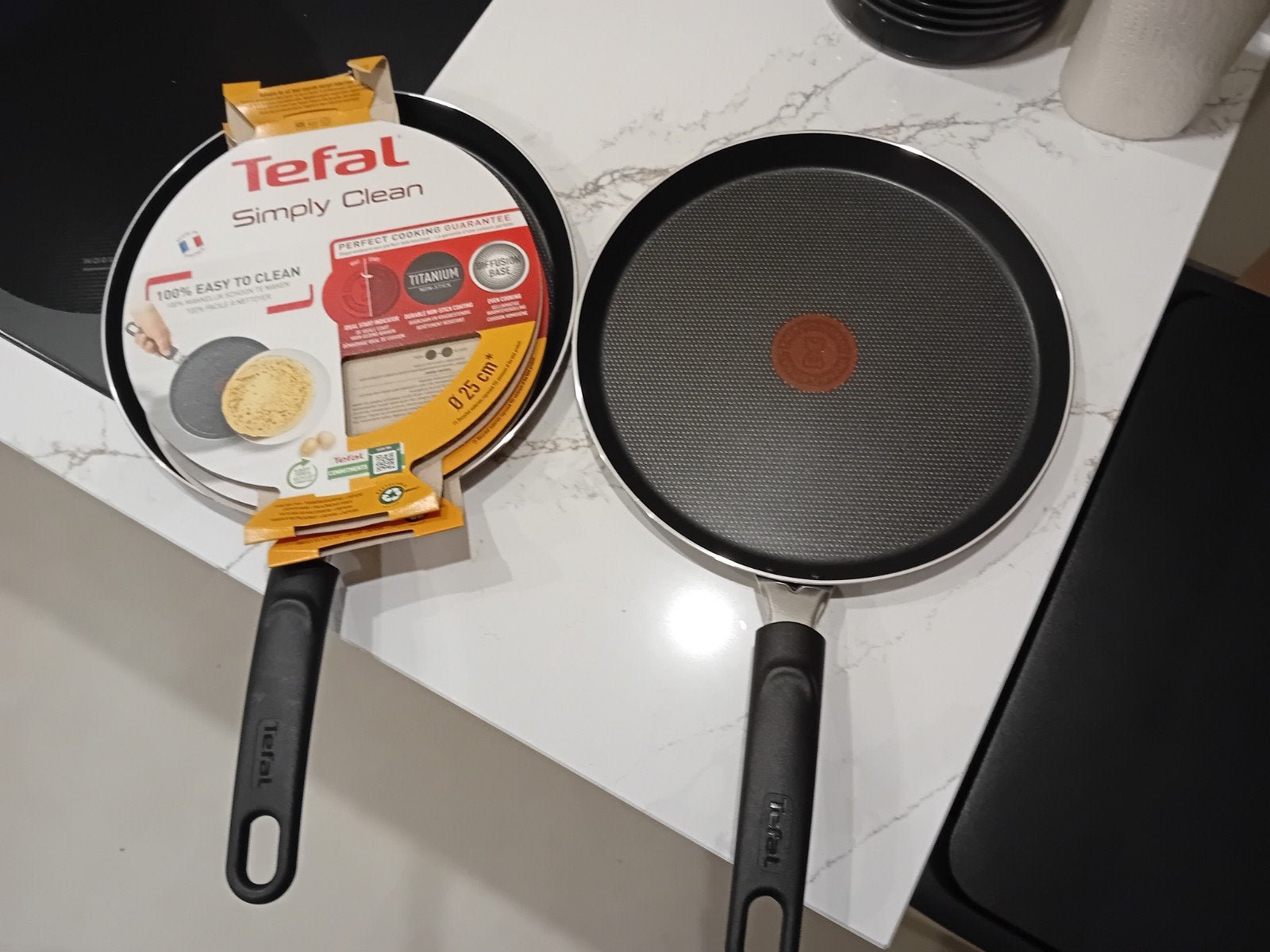 2x Tefal Simply Clean Koekenpan - 25 cm - Nieuw, Ophalen, Overige typen, Nieuw, Zwart