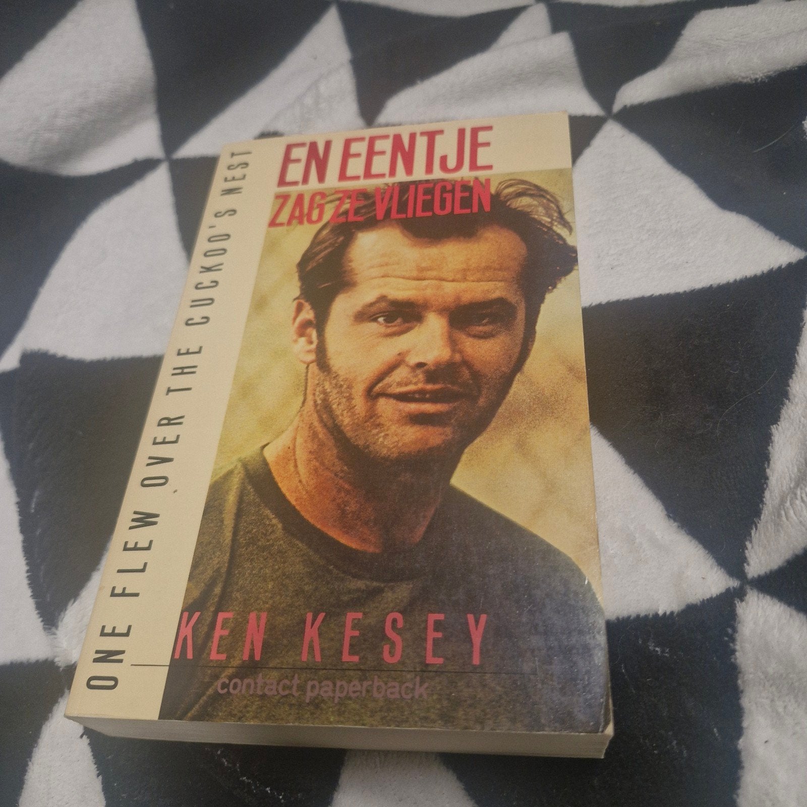 En Eentje Zag Ze Vliegen - Ken Kesey (Paperback), Boeken, Ophalen of Verzenden, Gelezen, Ken Kesey