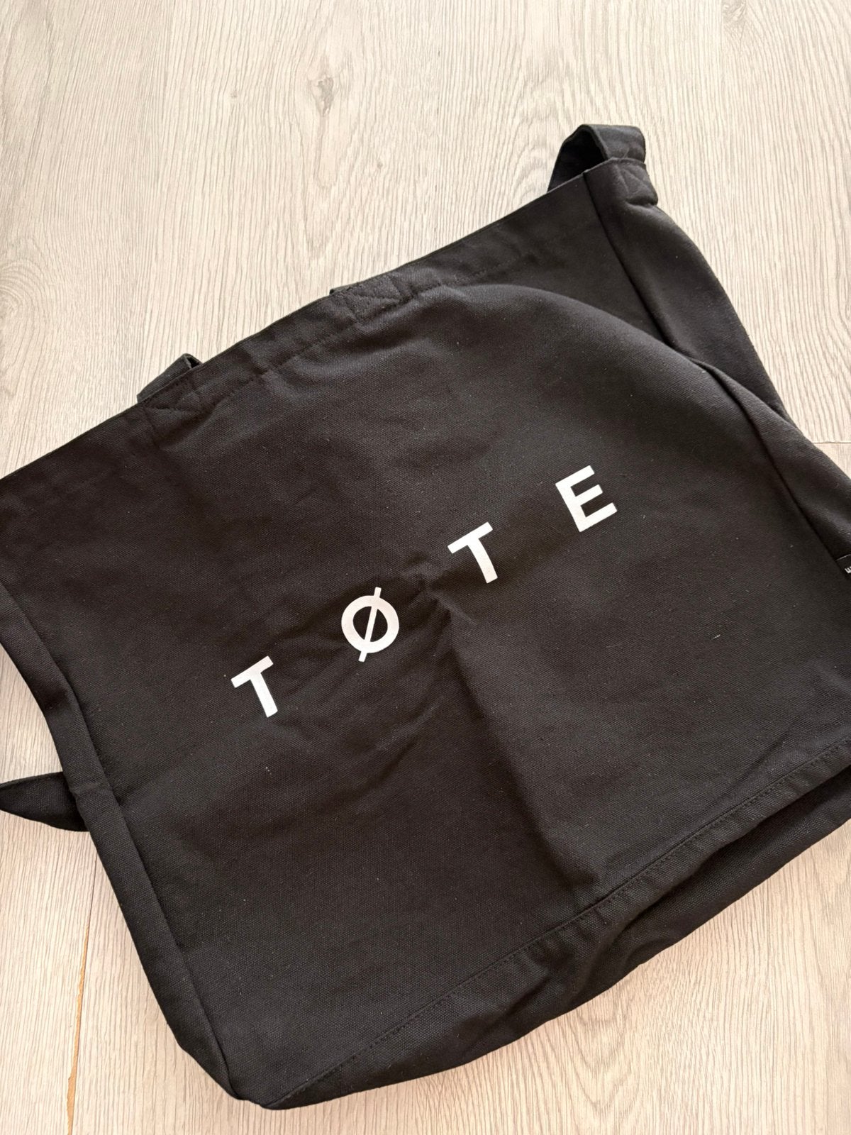 TØTE tas, Sieraden, Tassen en Uiterlijk, Ophalen of Verzenden, Nieuw, Zwart, Overige merken
