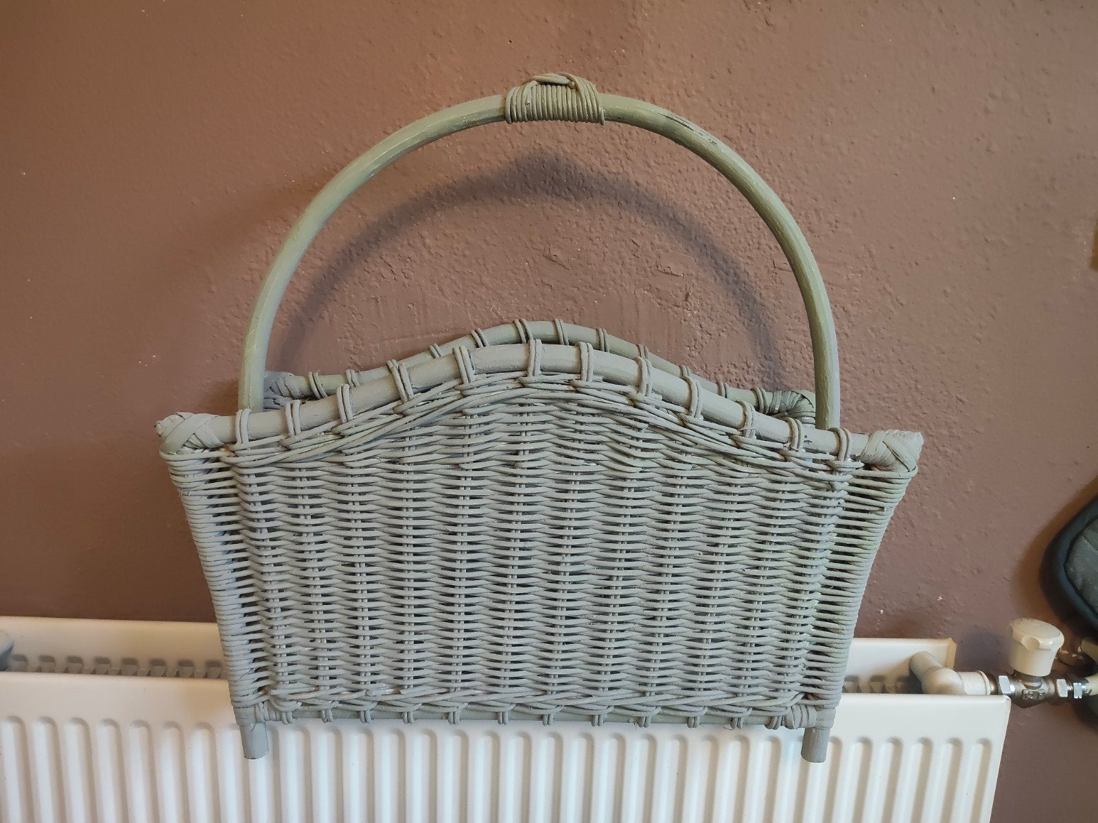 Rotan Lectuurbak - Khaki Groen met Greywash, Matte Finish, Gebruikt, Natuurlijk materiaal, Lectuurbak, Ophalen of Verzenden
