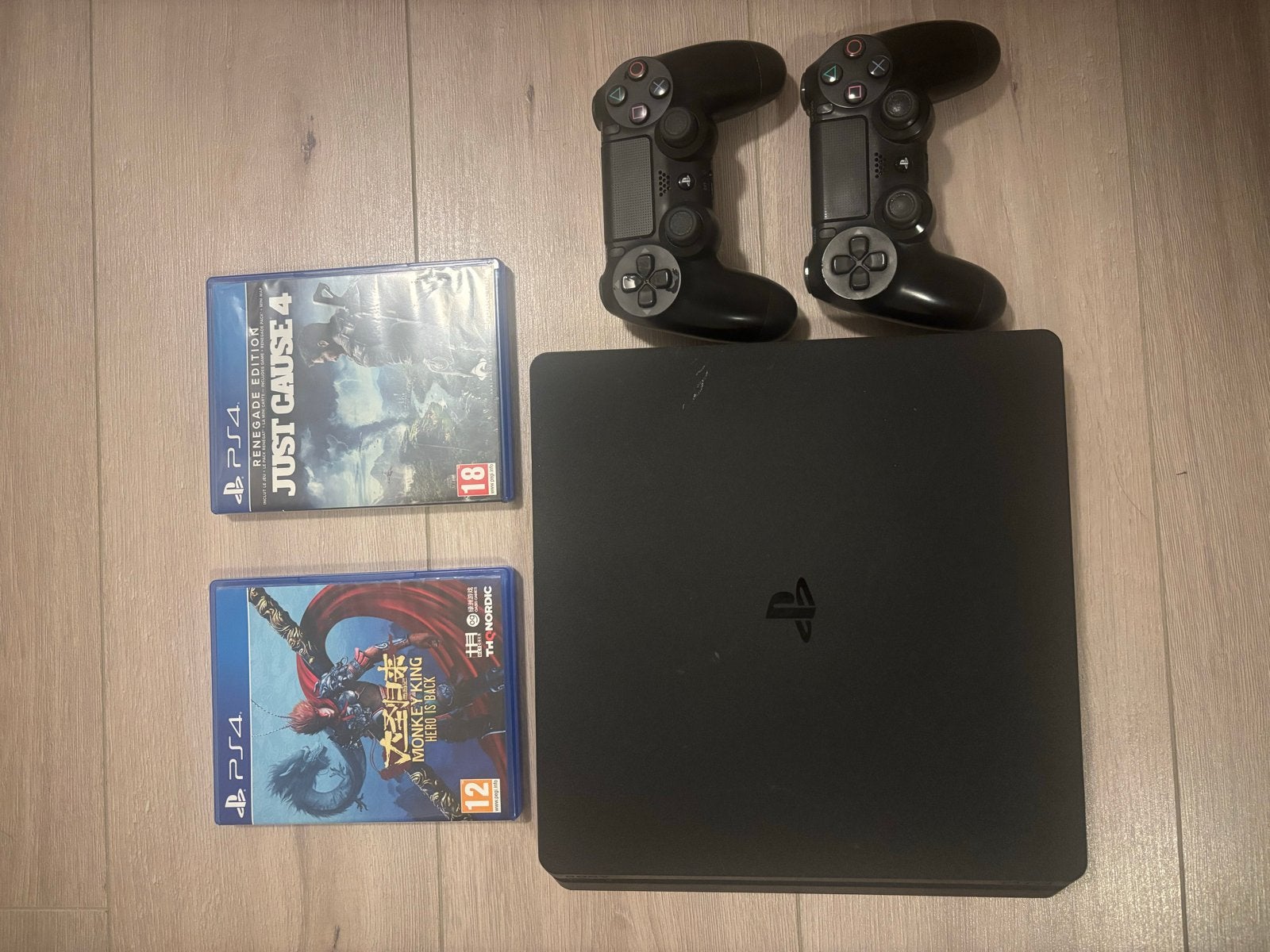 PlayStation 4 met 2 controllers en 2 games, Ophalen, Met 2 controllers, Original, 500 GB