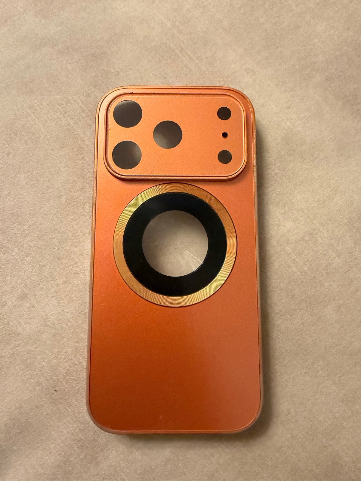 Oranje iPhone 17 Pro hoesje met cameralensbescherming, Kunststof, IPhone 14 Pro Max, Oranje, Overige merken