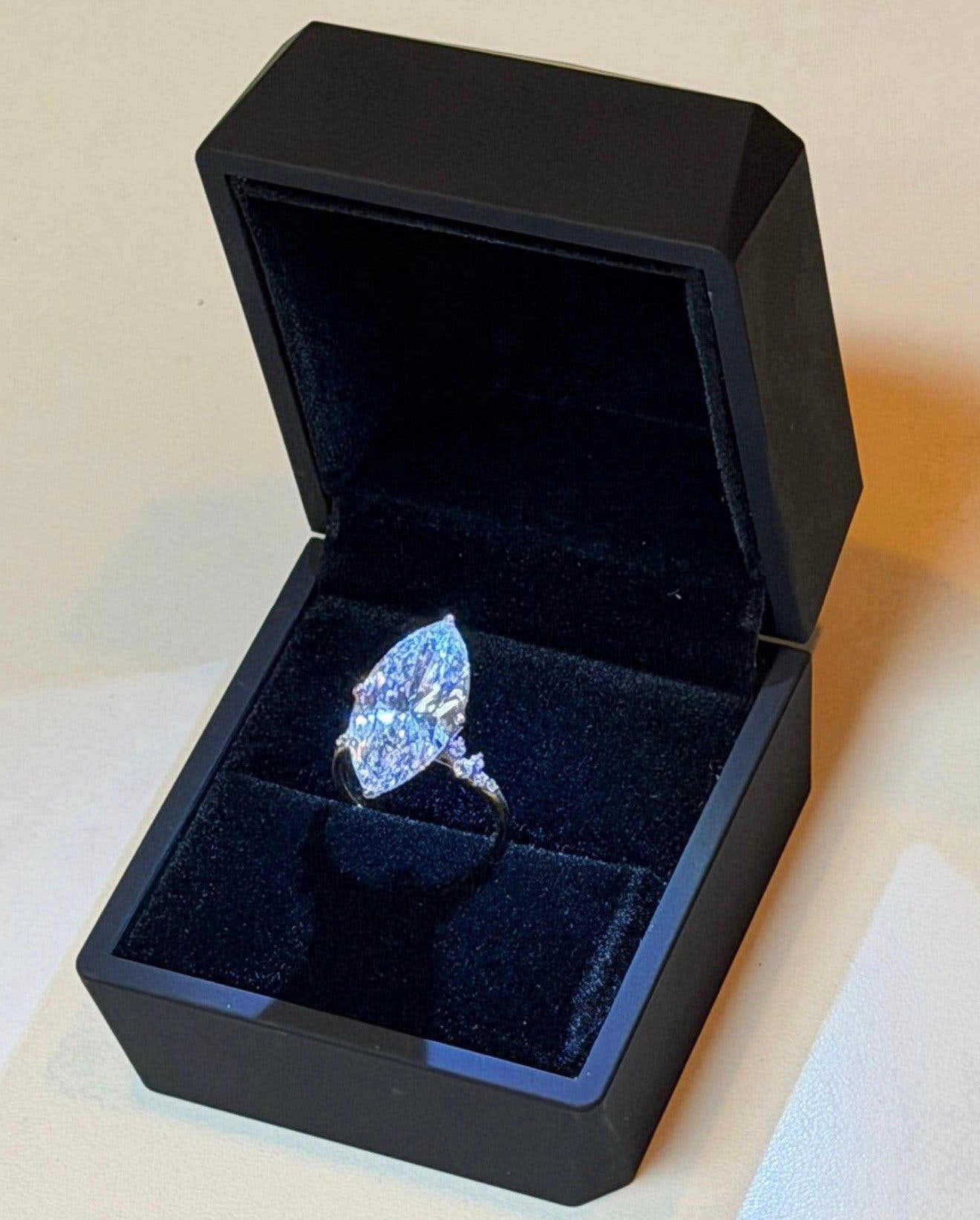 Gouden ring met VS1 diamant van 9.22ct! winkelwaarde €13500!, Nieuw, Ophalen of Verzenden, 17 tot 18, Met edelsteen