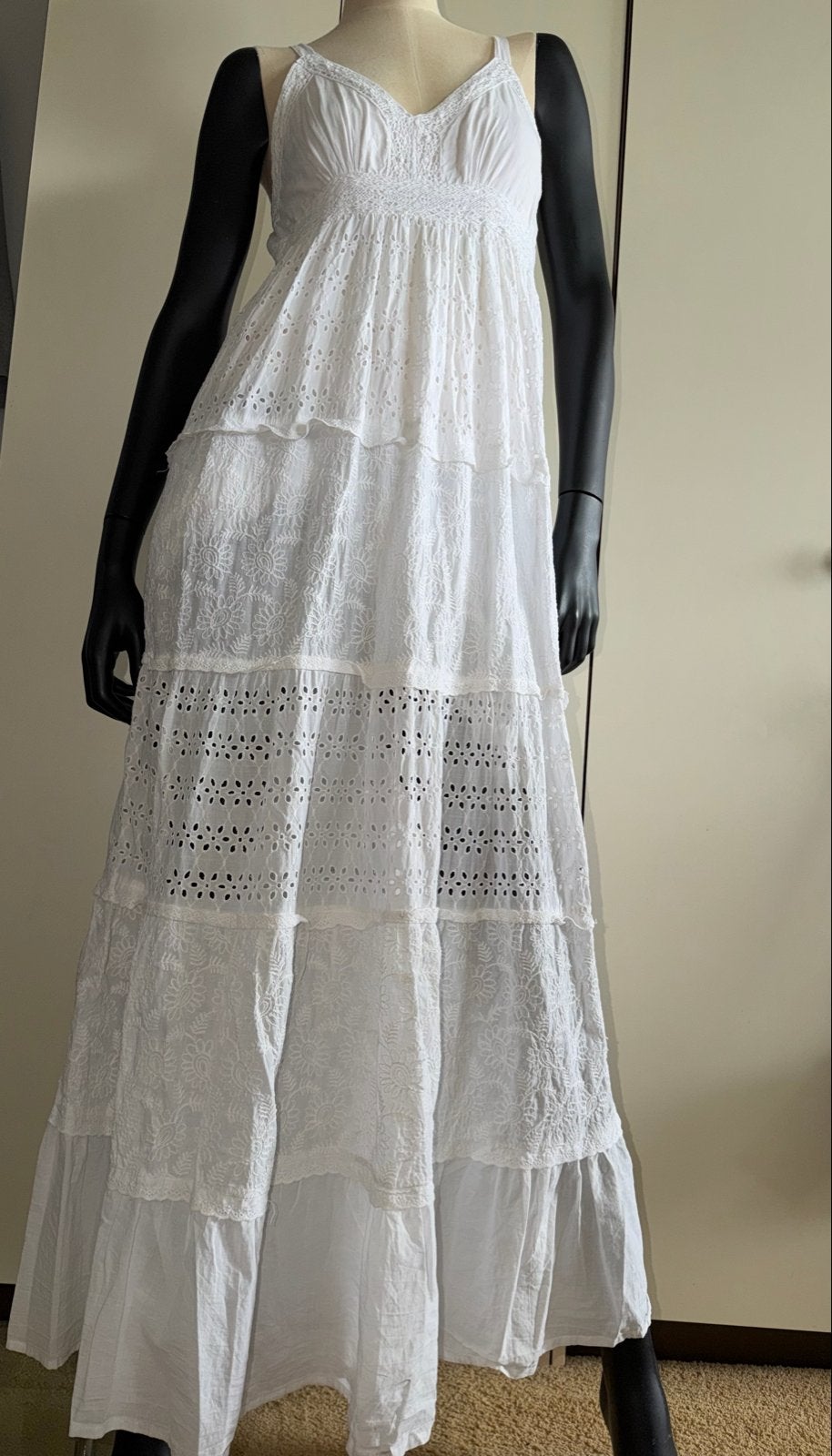 Witte maxi jurk met broderie en ruches in maat 36-40, Maat 38/40 (M), Wit, Ophalen of Verzenden, Zo goed als nieuw